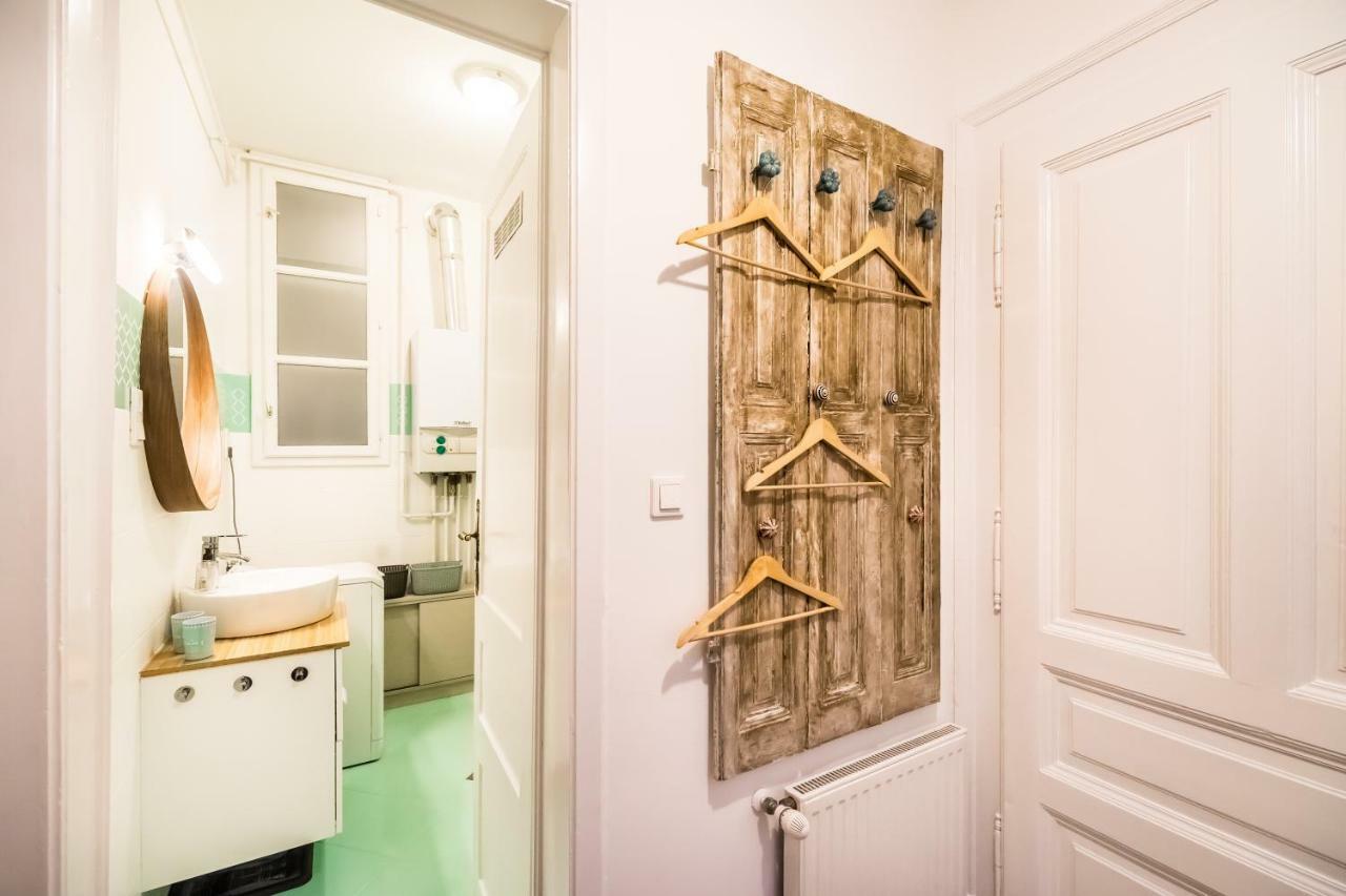 Apartment St Stephen Boulevard Next To Danube Budapest